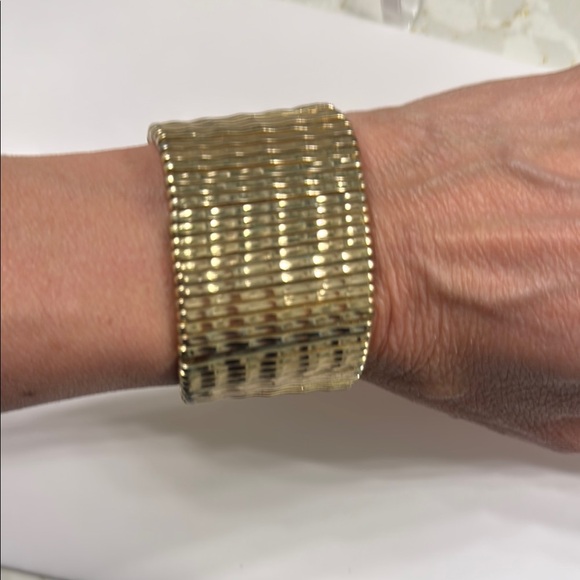 Vince Camuto Gold Bracelet - Picture 6 of 6